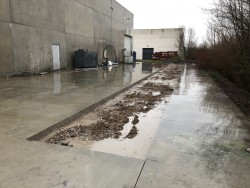 Zagen en uitbreken betonvloer
